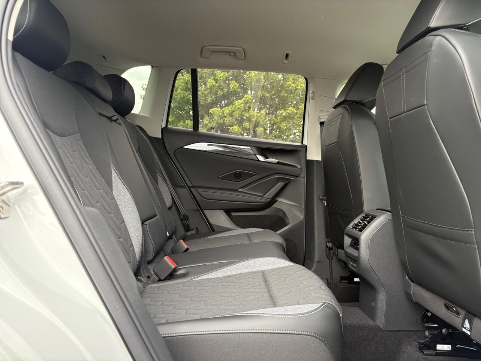 Volkswagen Tiguan – Bild 11