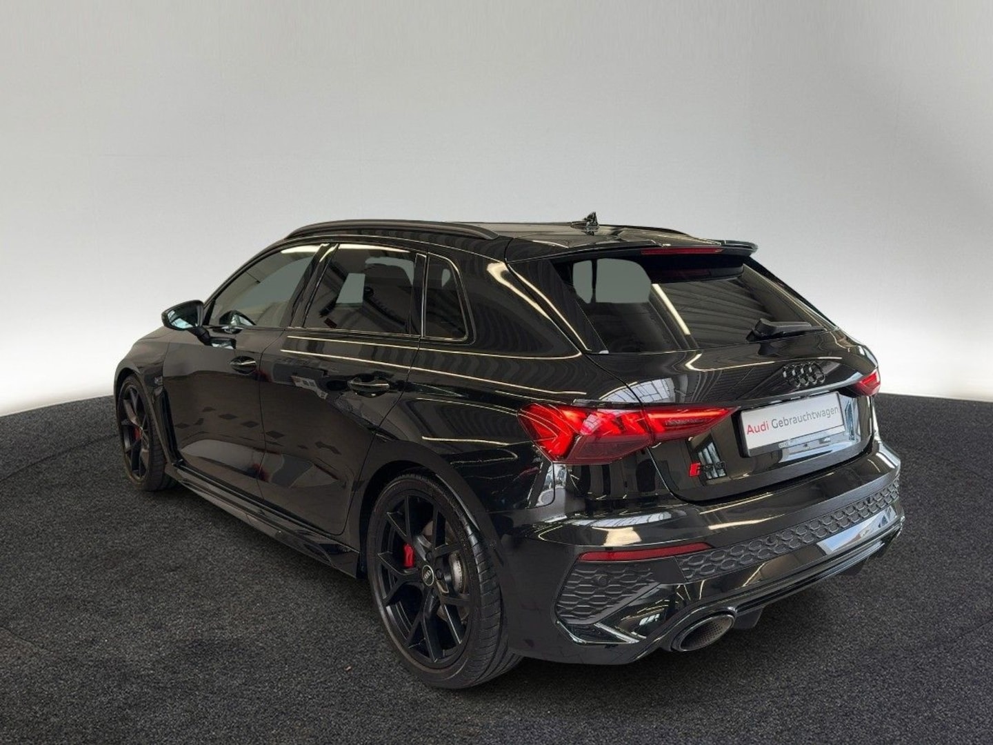 Bild über Audi RS 3 Sportback TFSI quattro S tronic - für weitere Informationen kontaktieren Sie den Audi Partner