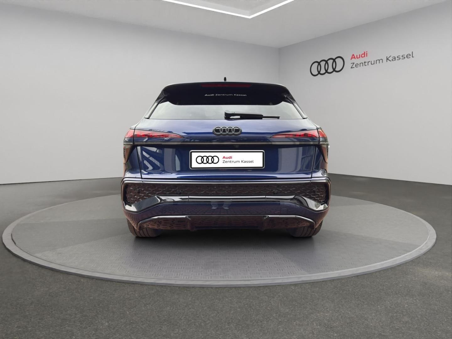 Bild über Audi Q3 SUV TFSI 110 kW S tronic - für weitere Informationen kontaktieren Sie den Audi Partner
