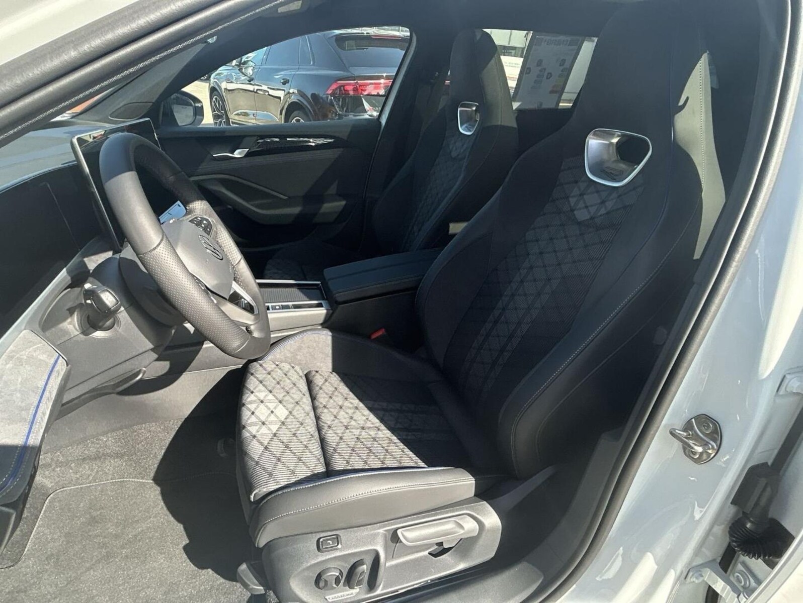 Volkswagen Passat – Bild 16