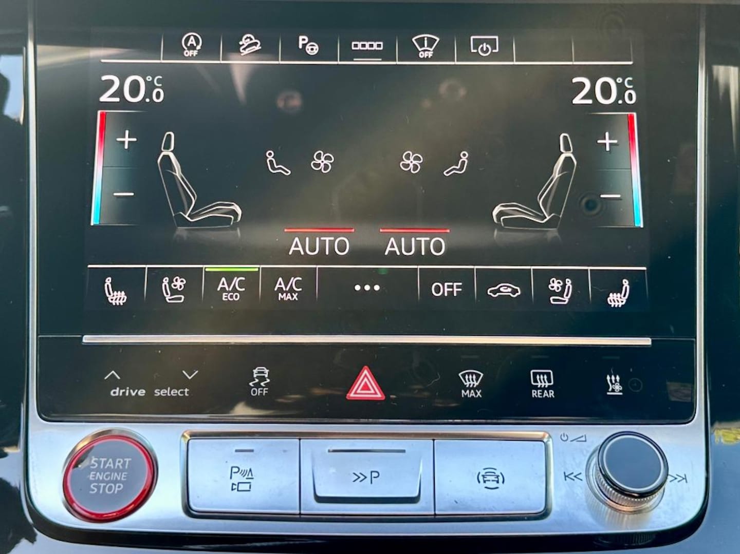 Bild über Audi SQ8 SUV TFSI quattro tiptronic - für weitere Informationen kontaktieren Sie den Audi Partner