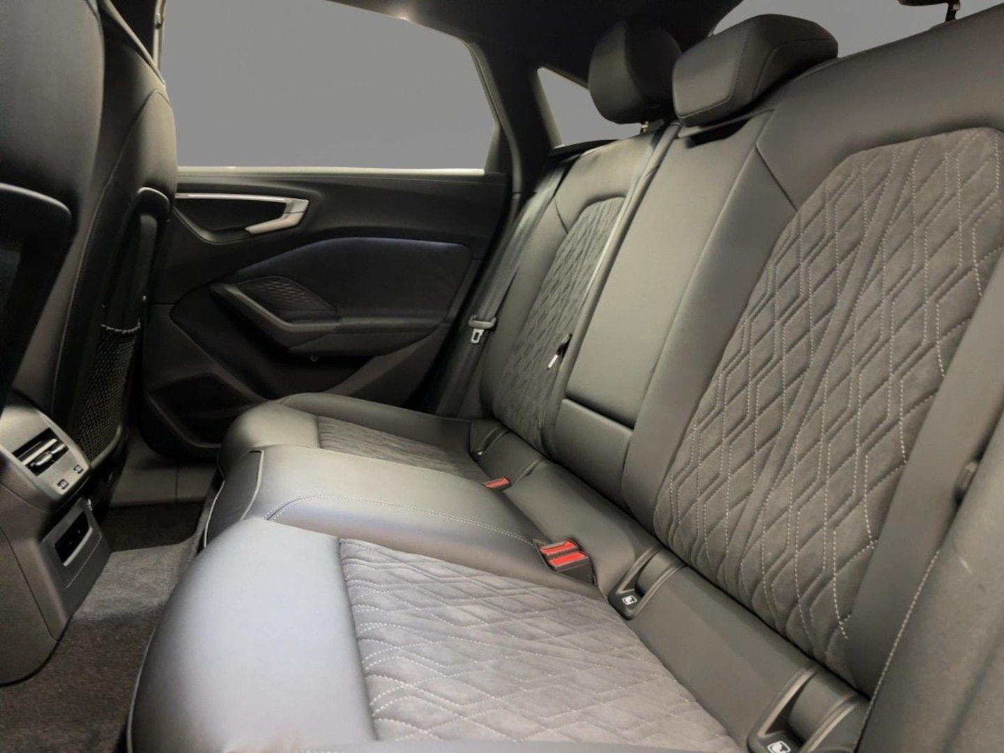 Bild über Audi A5 Limousine TFSI S tronic - für weitere Informationen kontaktieren Sie den Audi Partner