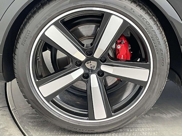 2025 Porsche Cayenne Turbo E-Hybrid - Photo 13