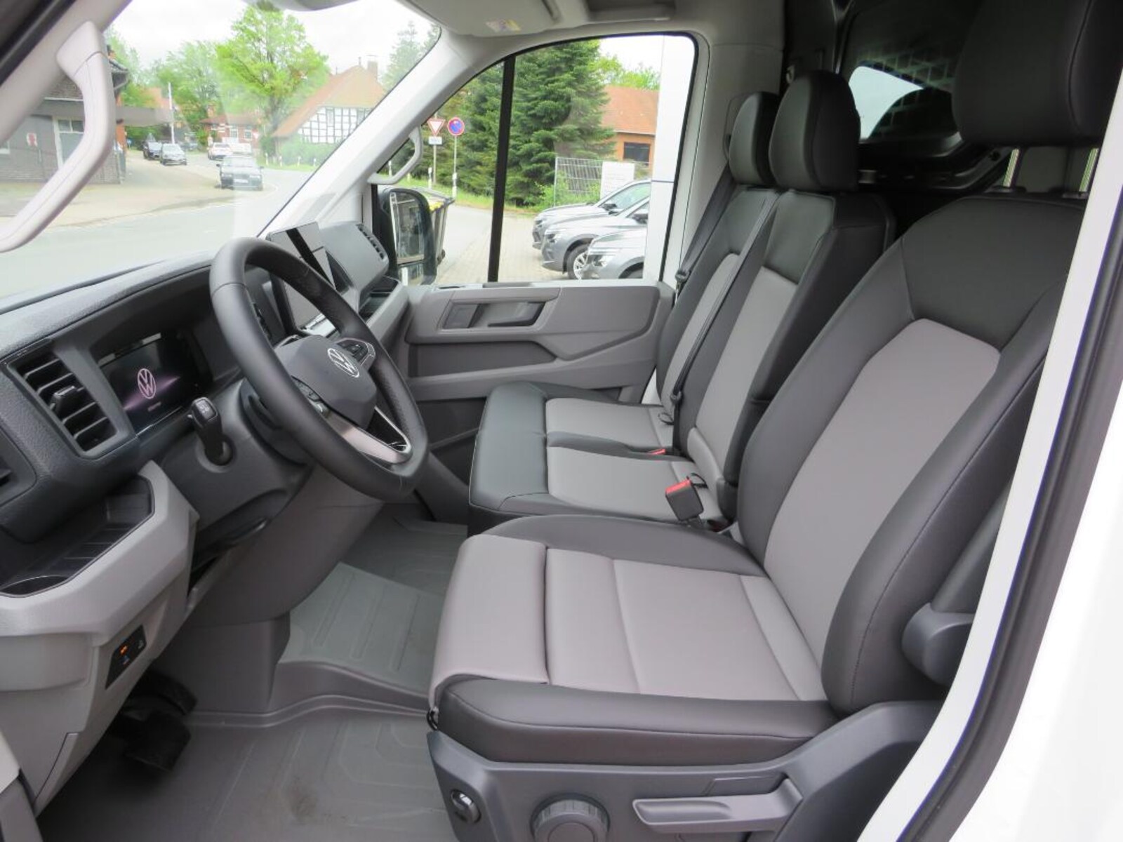 Volkswagen Crafter Kasten mittlerer Radstand – Bild 6