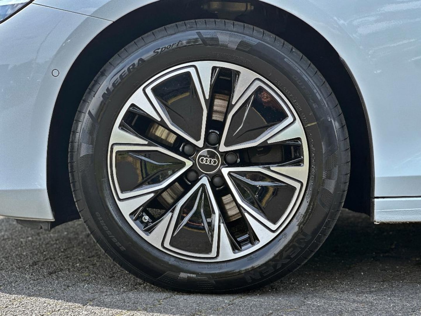 Bild über Audi A6 Avant TFSI 150 kW S tronic - für weitere Informationen kontaktieren Sie den Audi Partner