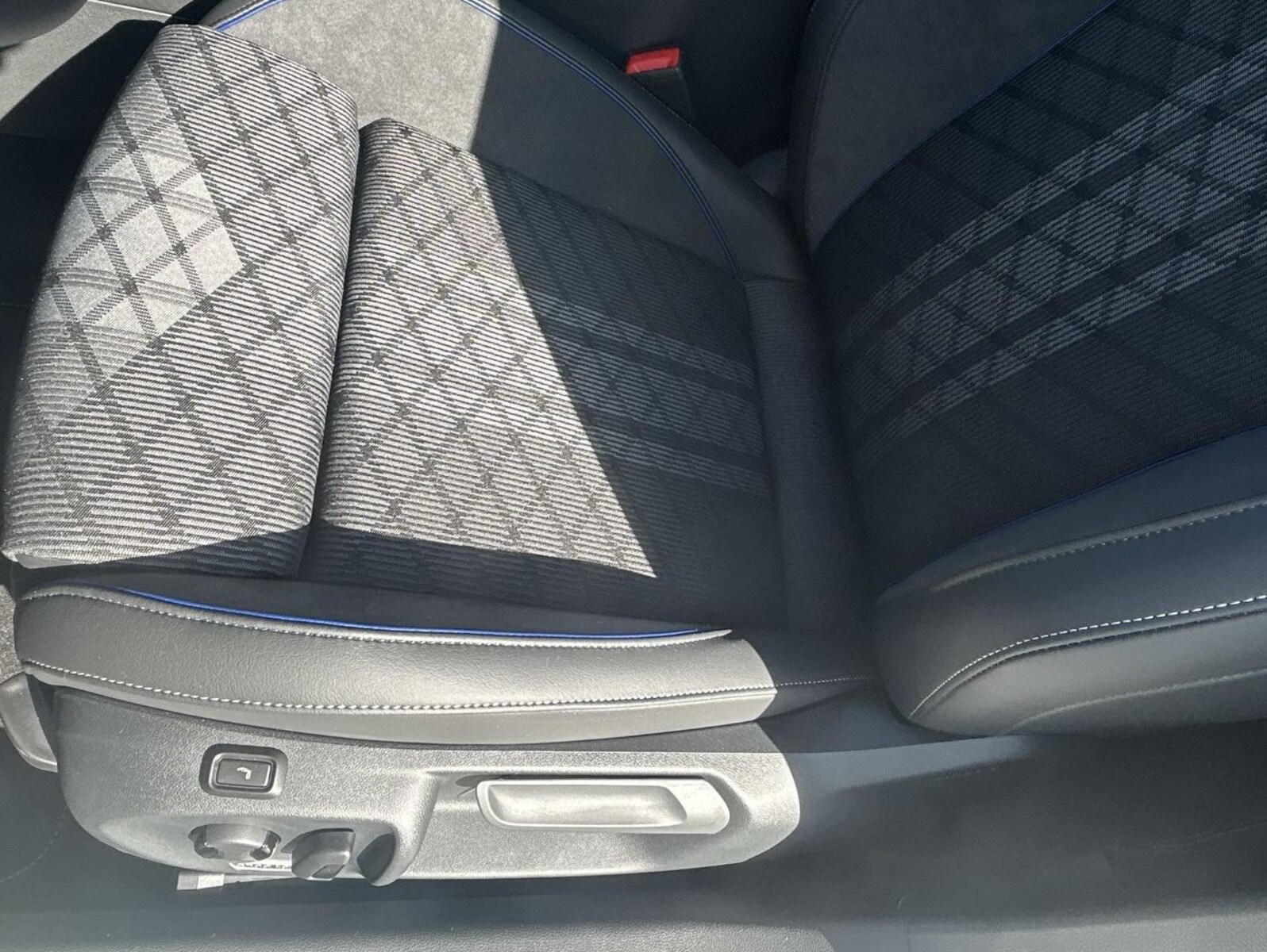 Volkswagen Passat – Bild 17