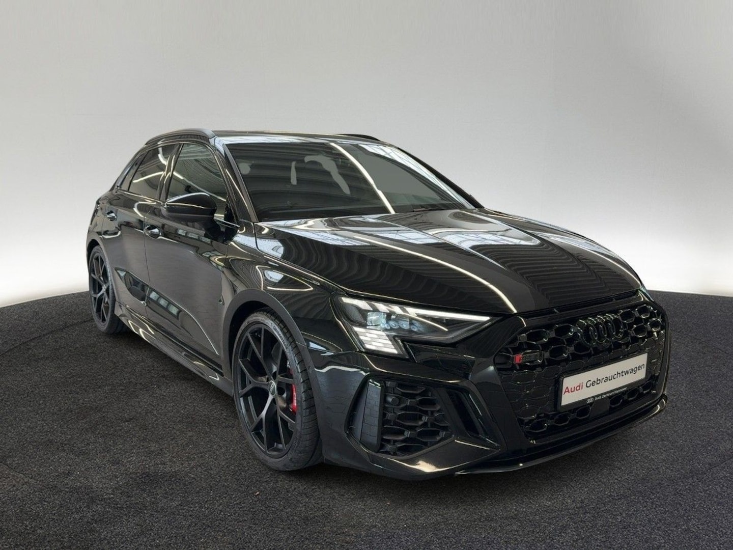 Bild über Audi RS 3 Sportback TFSI quattro S tronic - für weitere Informationen kontaktieren Sie den Audi Partner