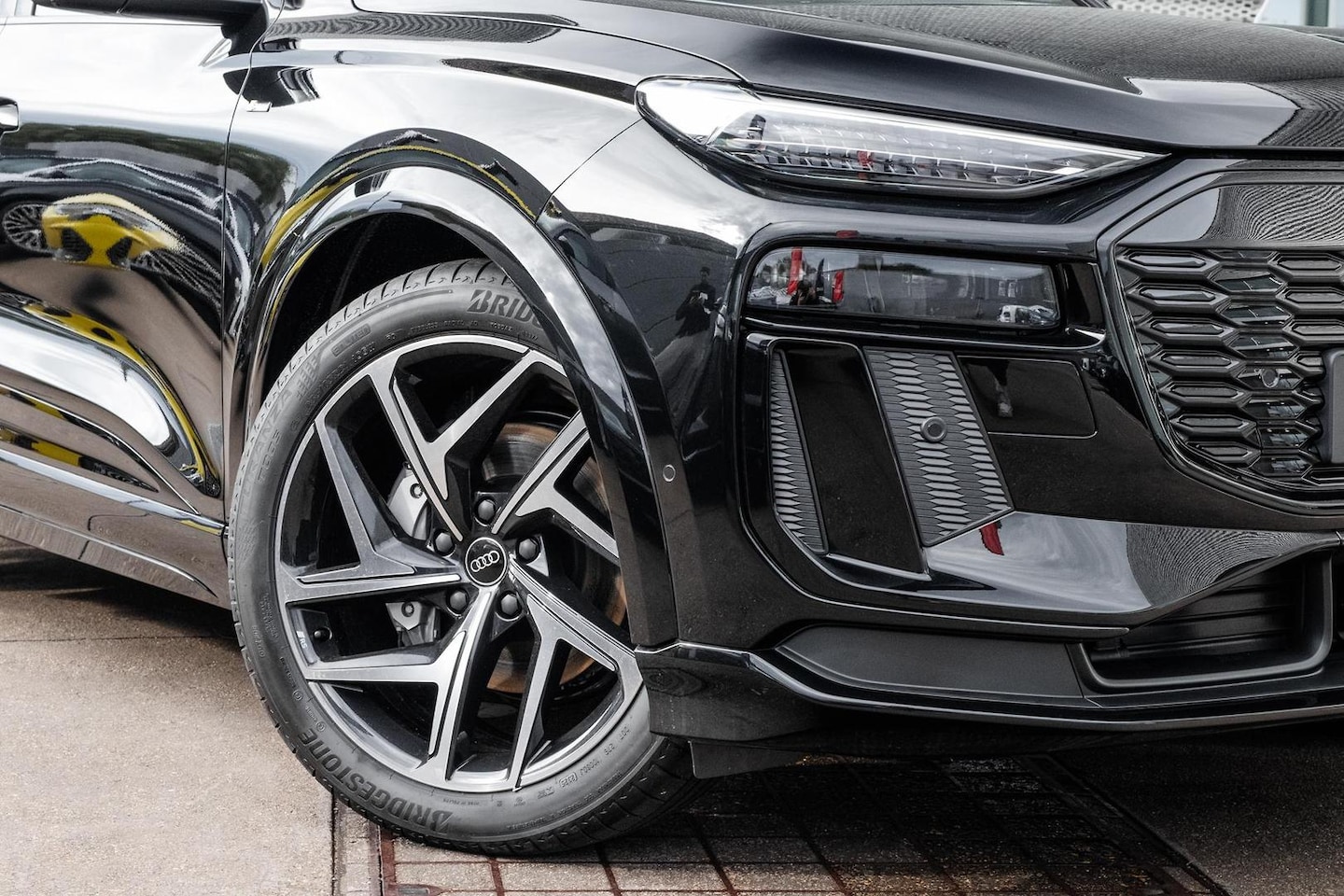 Image about Audi Q6 Sportback e-tron e-tron quattro
