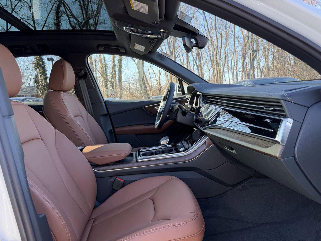 2026 Audi Q7 Premium - Photo 16