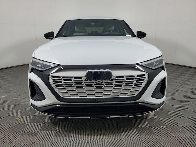 2024 Audi Q8 e-tron