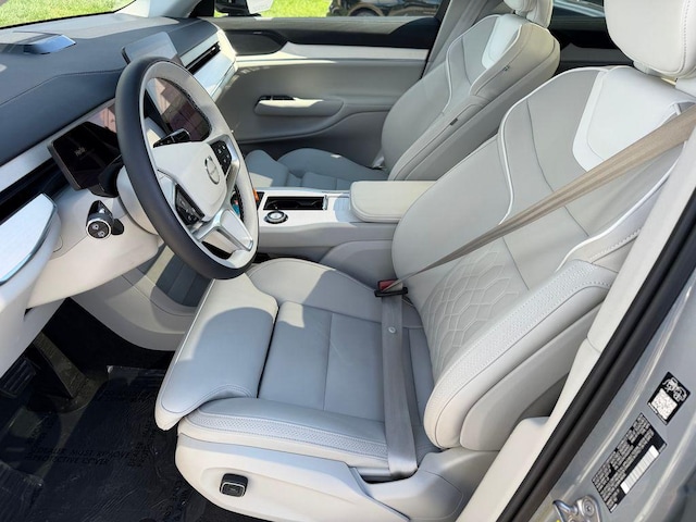 2025 Volvo EX90