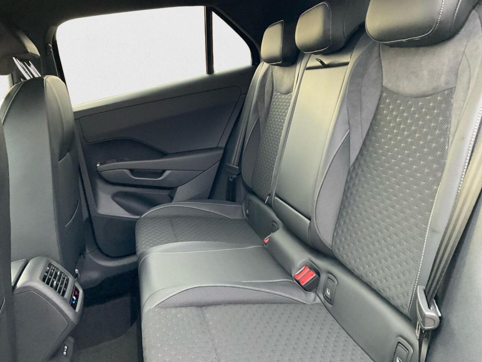 Volkswagen T-Roc – Bild 13