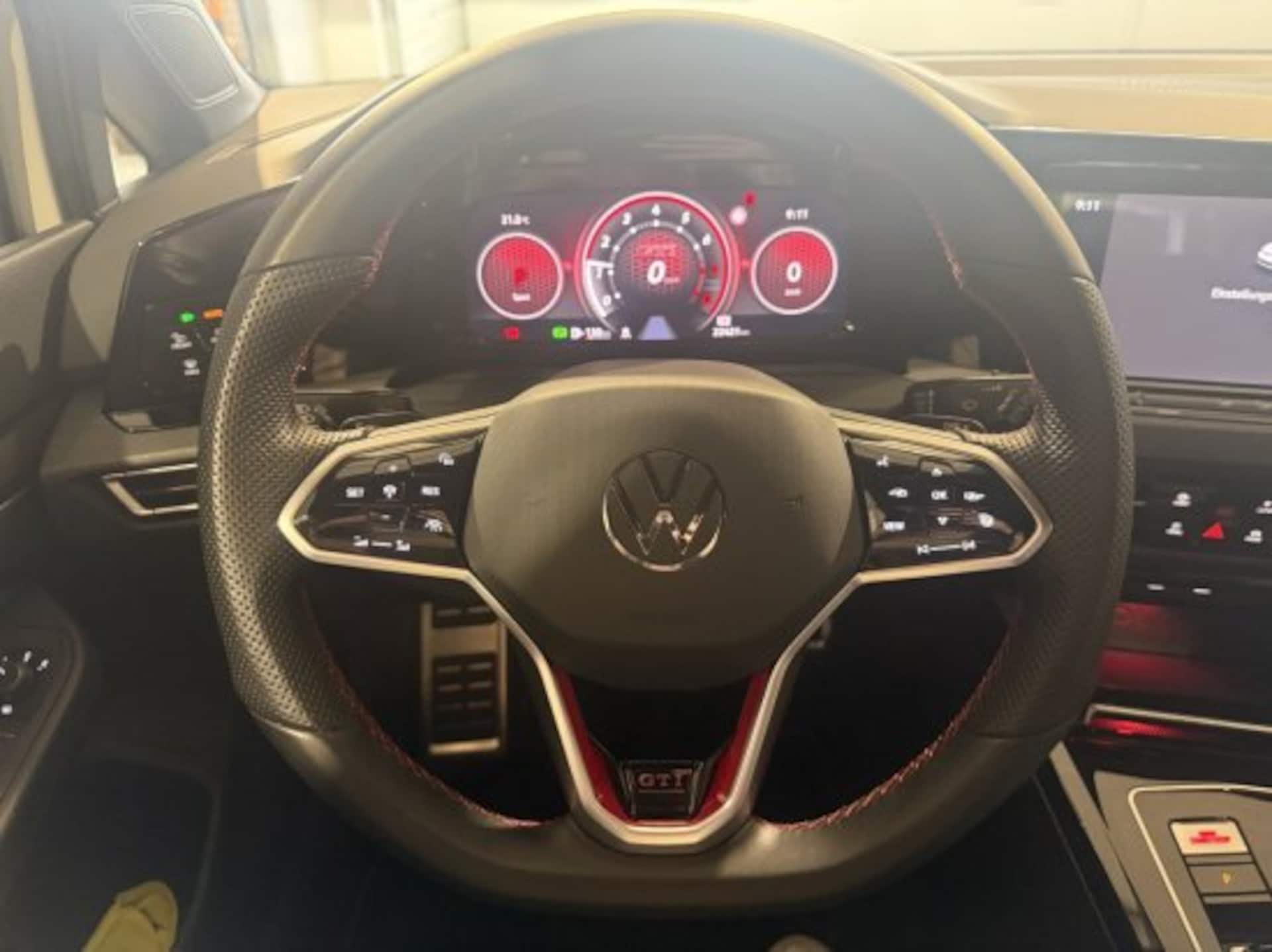 Volkswagen Golf GTI