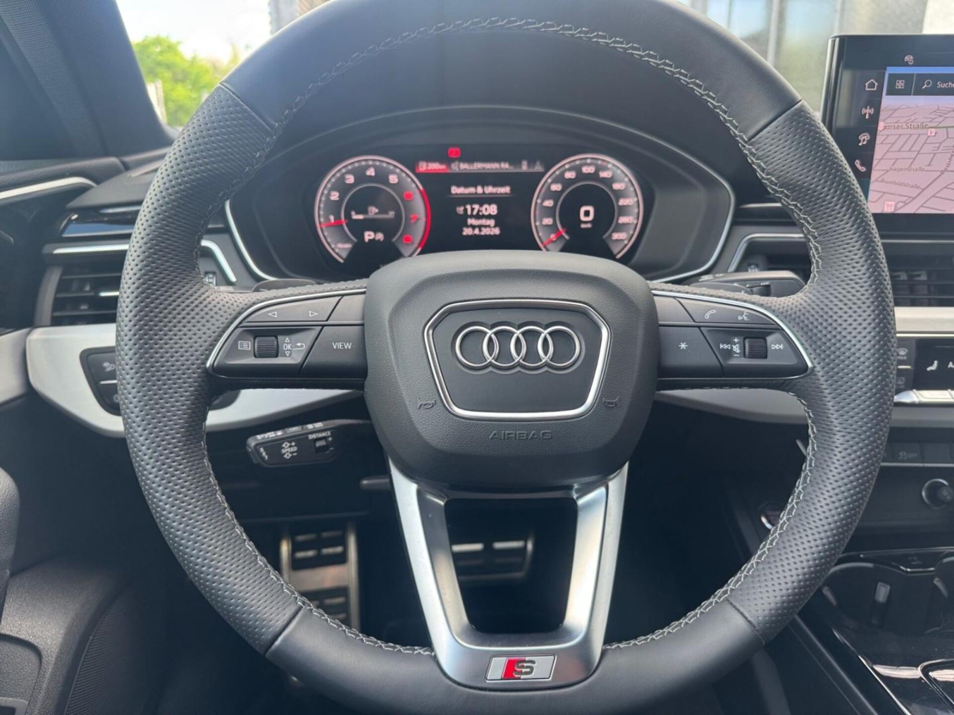 Audi A4 Limousine S line
