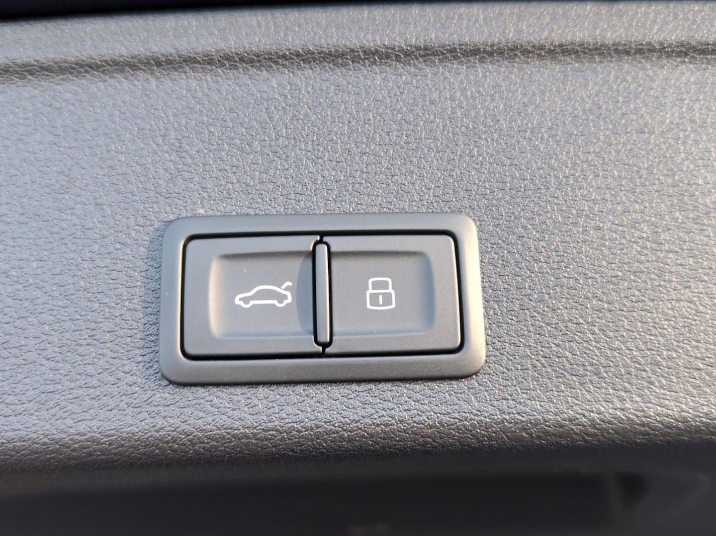 Bild über Audi A4 allroad quattro 45 TFSI quattro S tronic - für weitere Informationen kontaktieren Sie den Audi Partner