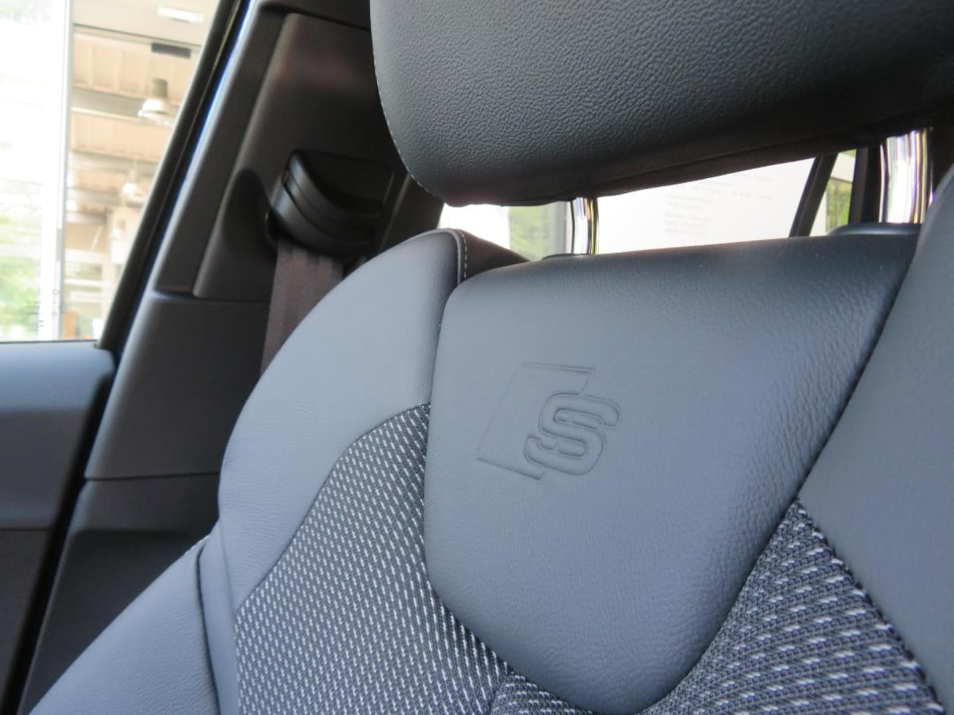 Audi Q2 S line