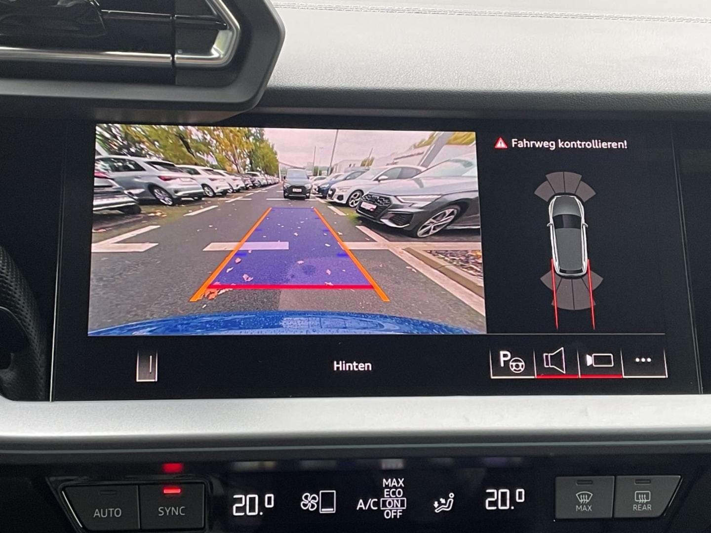 Bild über Audi A3 Sportback S line 35 TFSI S tronic - für weitere Informationen kontaktieren Sie den Audi Partner