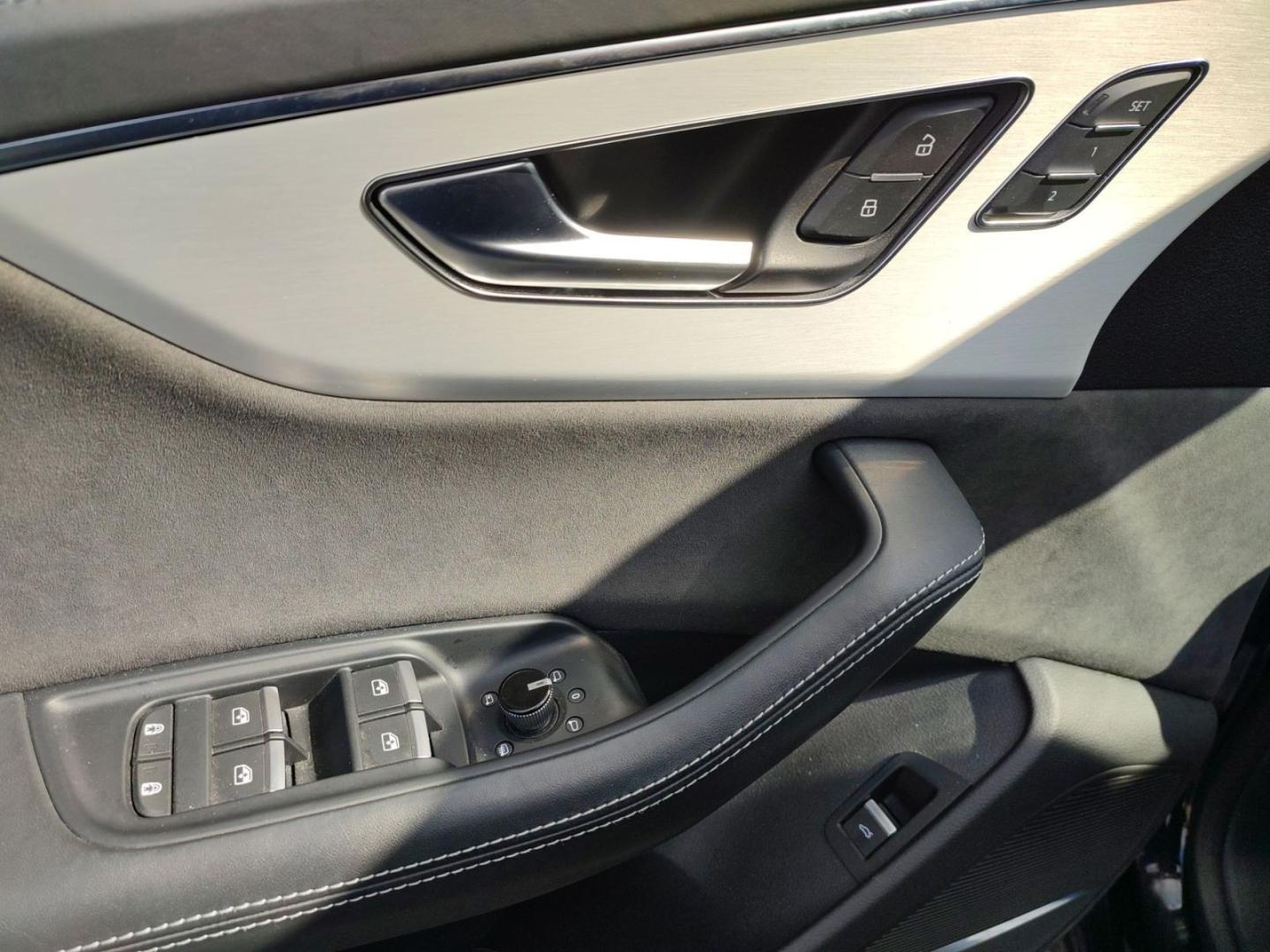 Image about Audi SQ8 TFSI quattro tiptronic