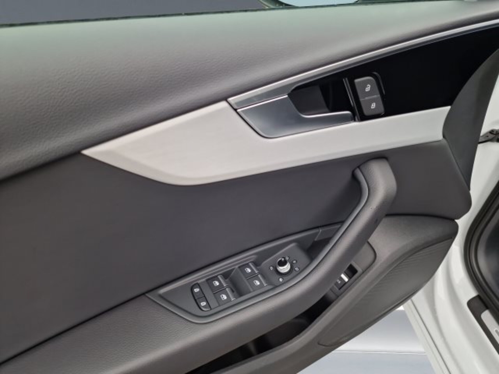 Audi A4 Avant S line