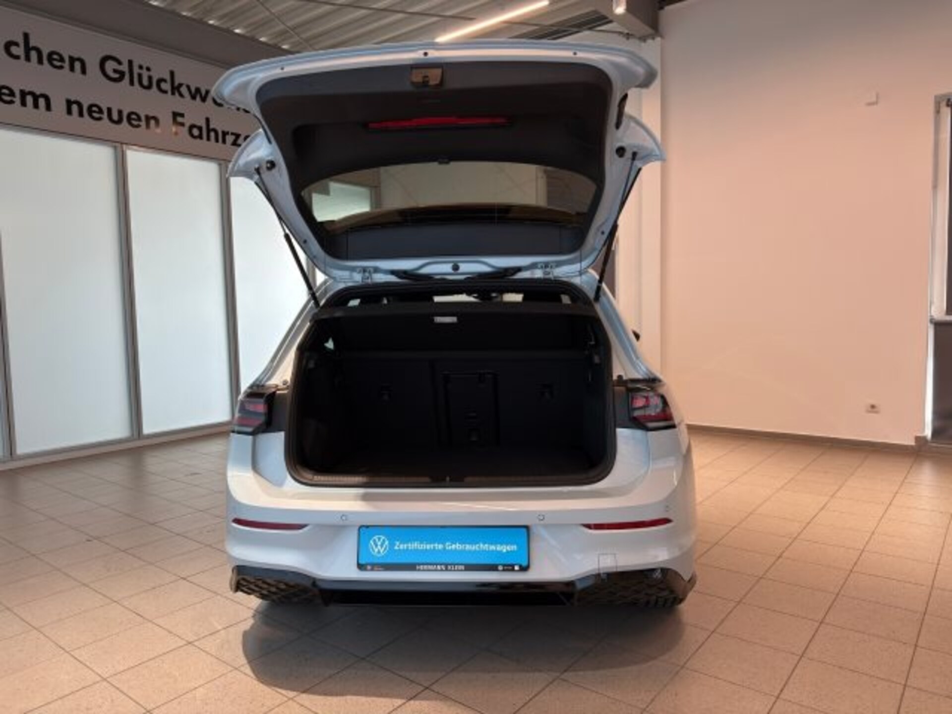 Volkswagen Golf R-Line