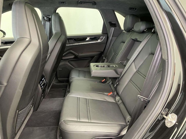 2025 Porsche Cayenne Turbo E-Hybrid - Photo 19