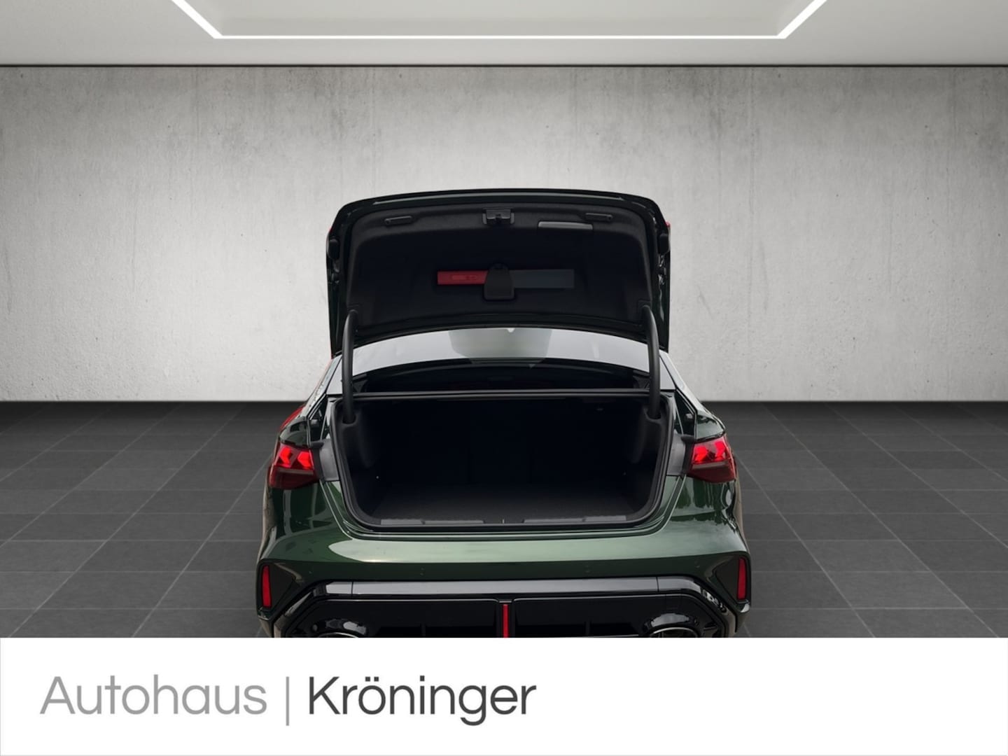 Bild über Audi RS 3 Limousine TFSI quattro S tronic - für weitere Informationen kontaktieren Sie den Audi Partner