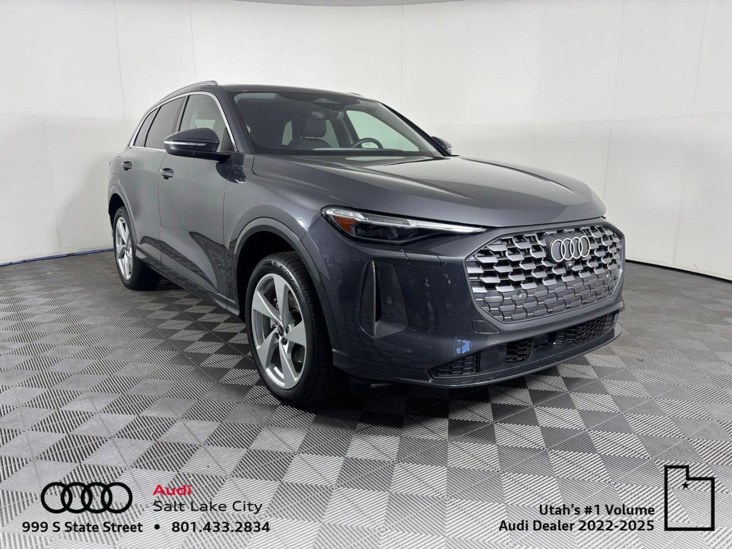 2025 Audi Q5 40 Premium Plus's photo