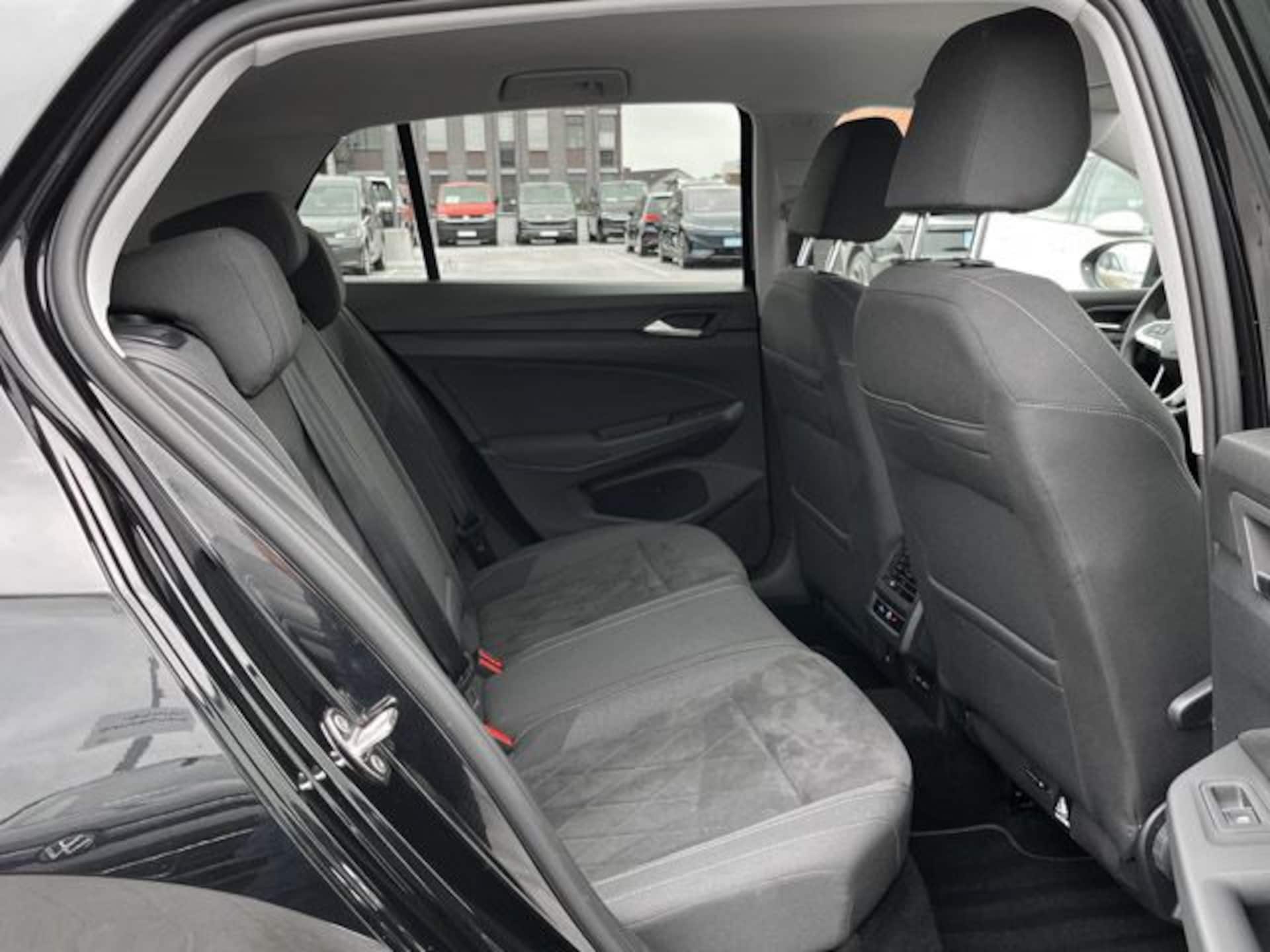 Volkswagen Golf Style