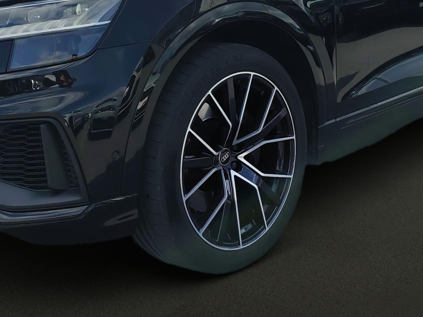 Image about Audi SQ8 TFSI quattro tiptronic