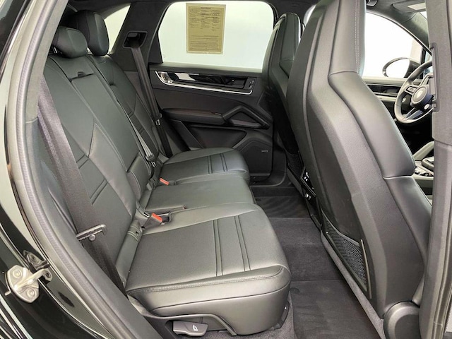 2025 Porsche Cayenne Turbo E-Hybrid - Photo 22