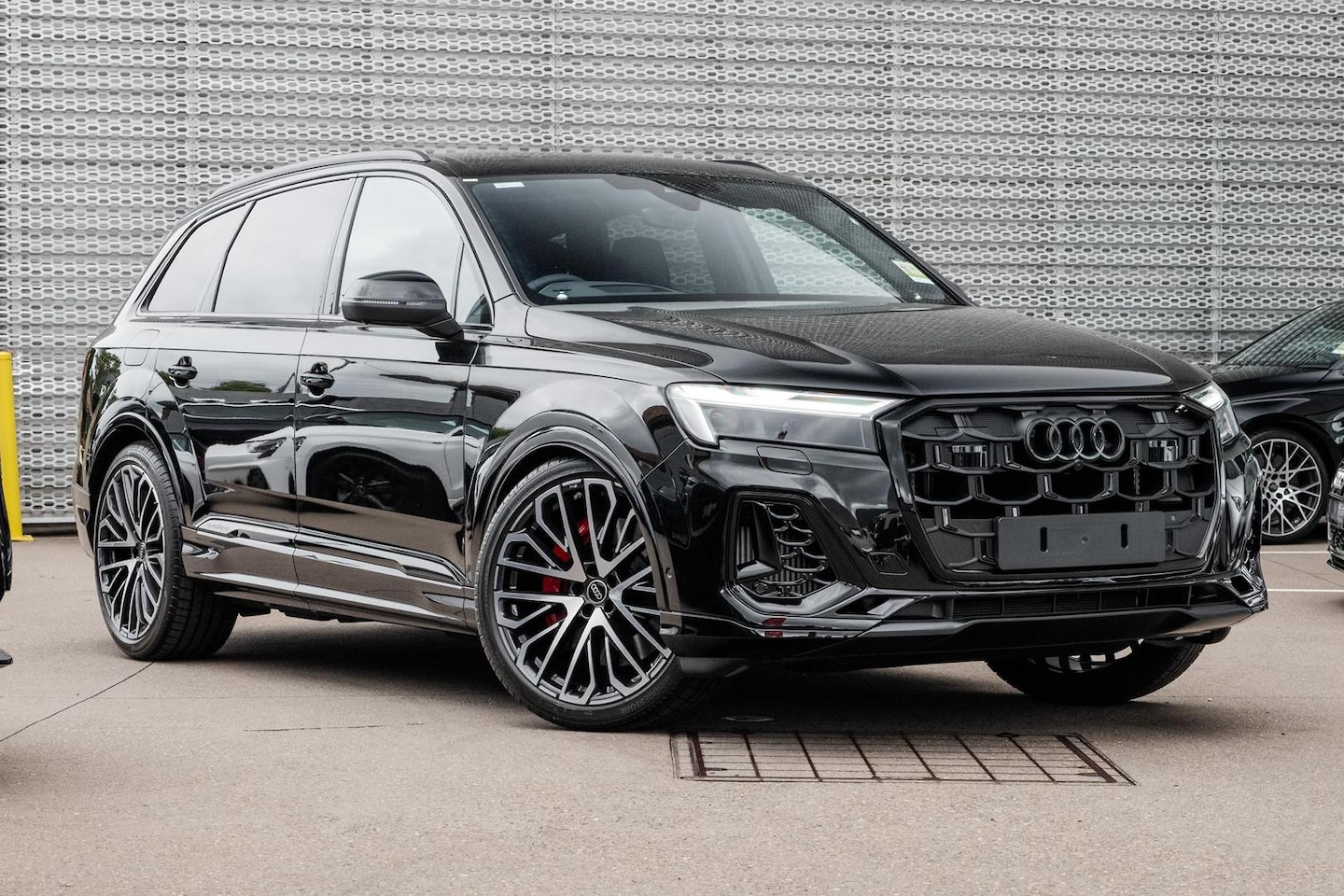 Image about Audi SQ7 SUV TFSI quattro tiptronic
