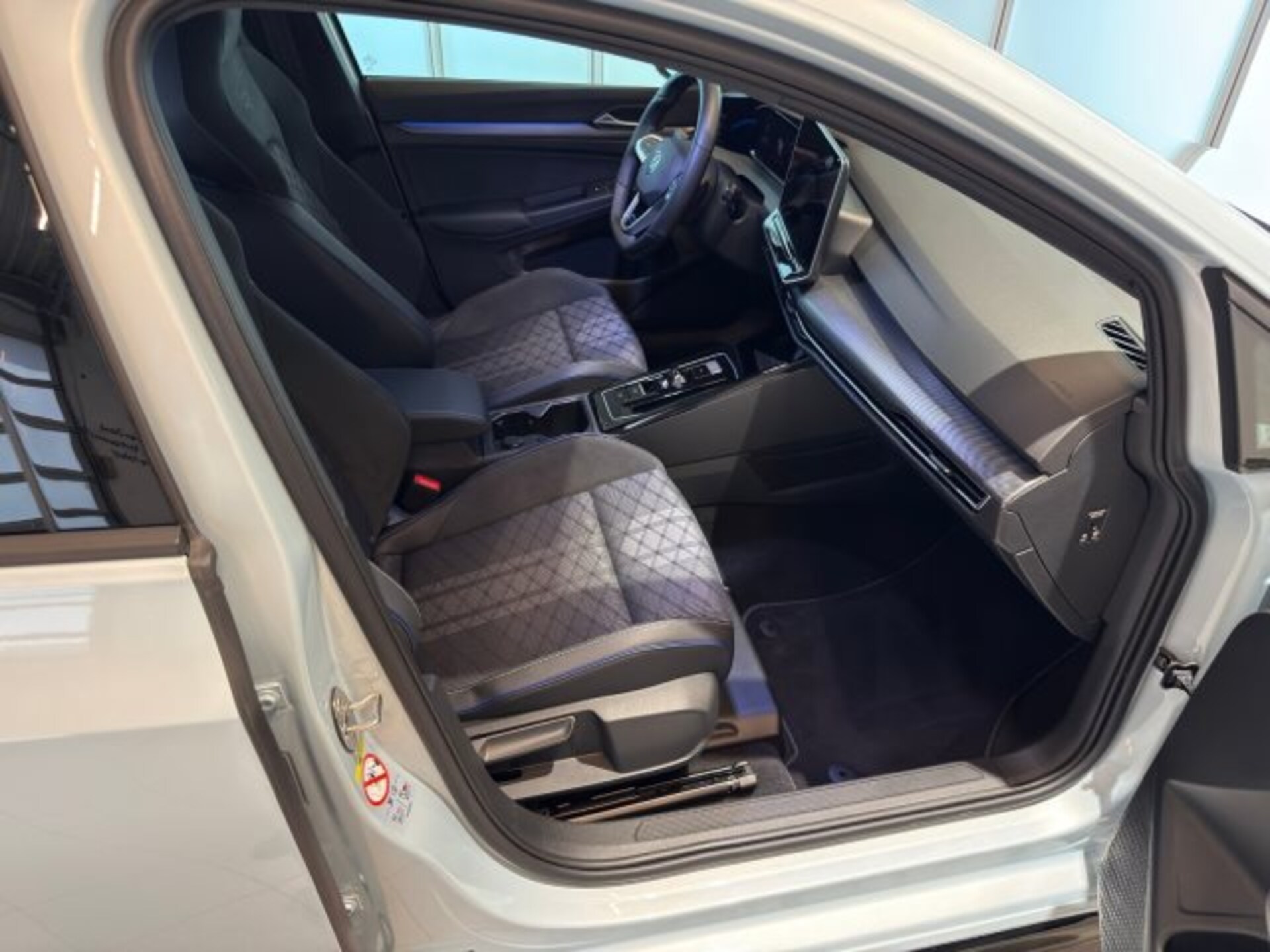 Volkswagen Golf R-Line