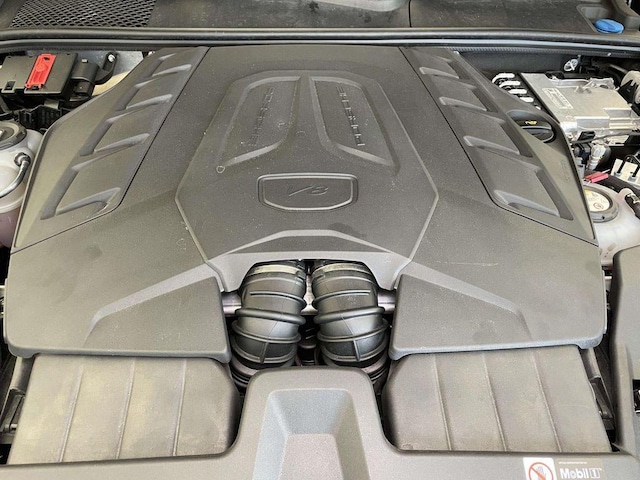 2025 Porsche Cayenne Turbo E-Hybrid - Photo 24