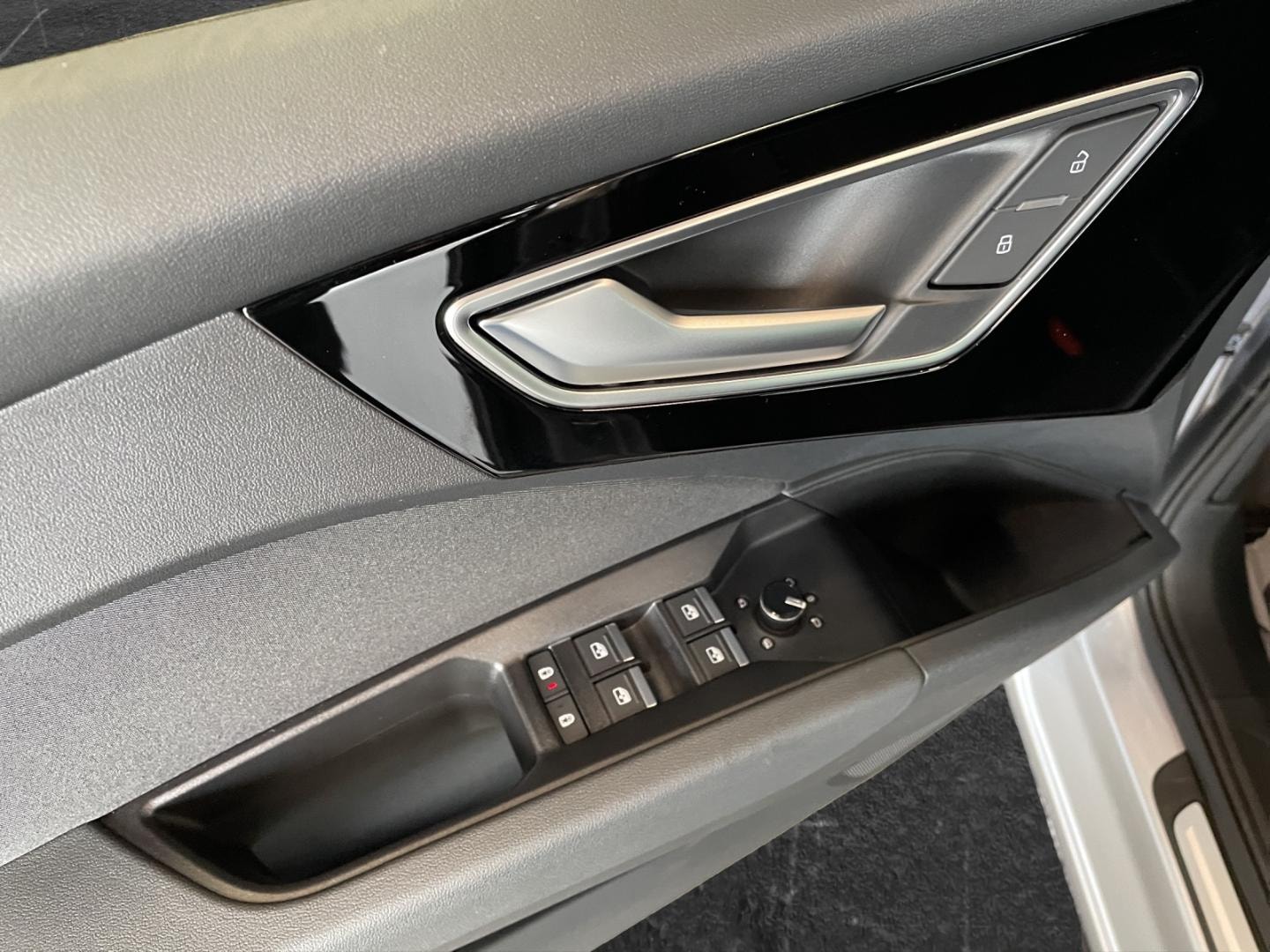 Bild über Audi Q4 e-tron 40 e-tron - für weitere Informationen kontaktieren Sie den Audi Partner