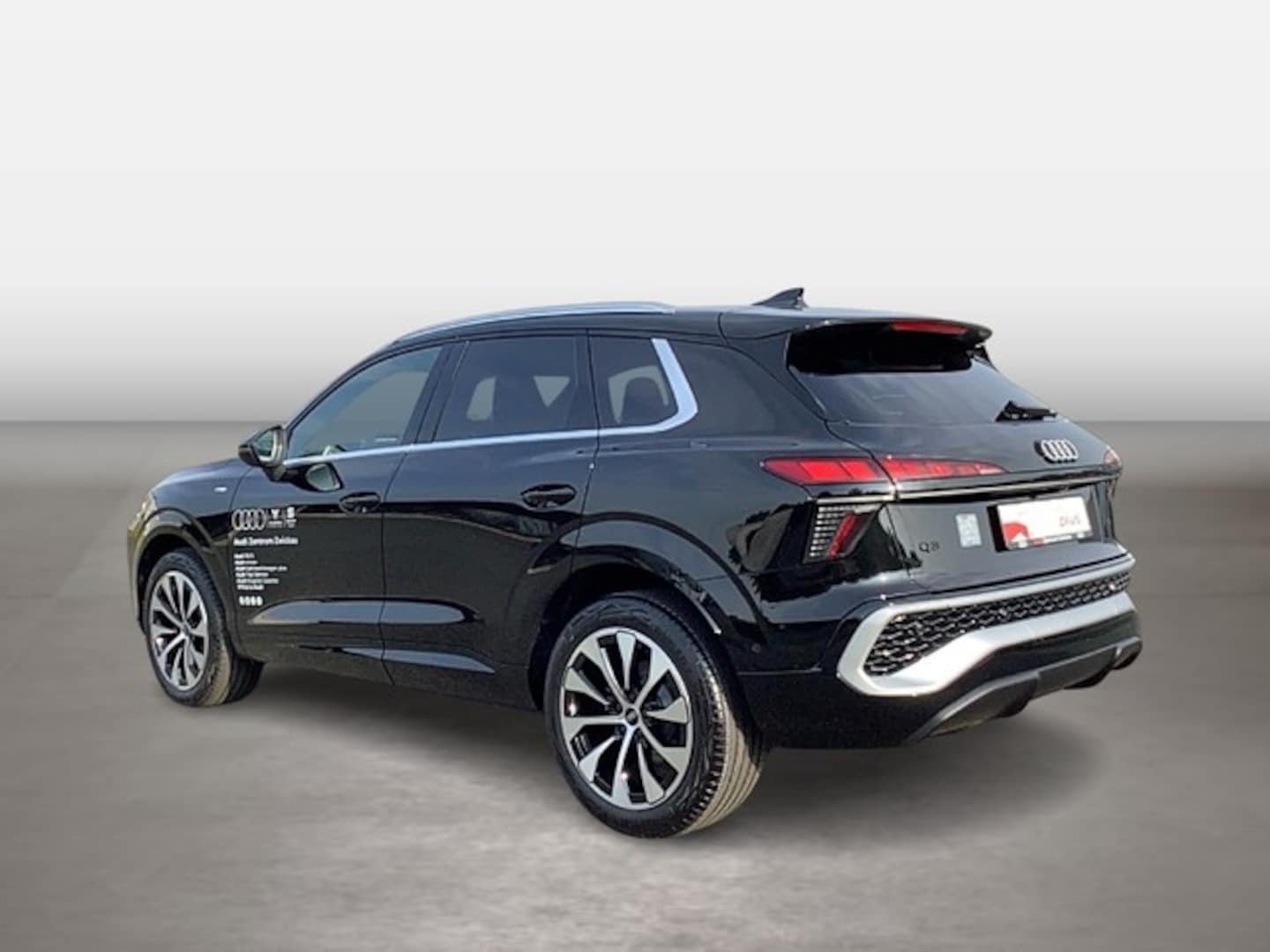 Bild über Audi Q3 SUV TFSI 110 kW S tronic - für weitere Informationen kontaktieren Sie den Audi Partner