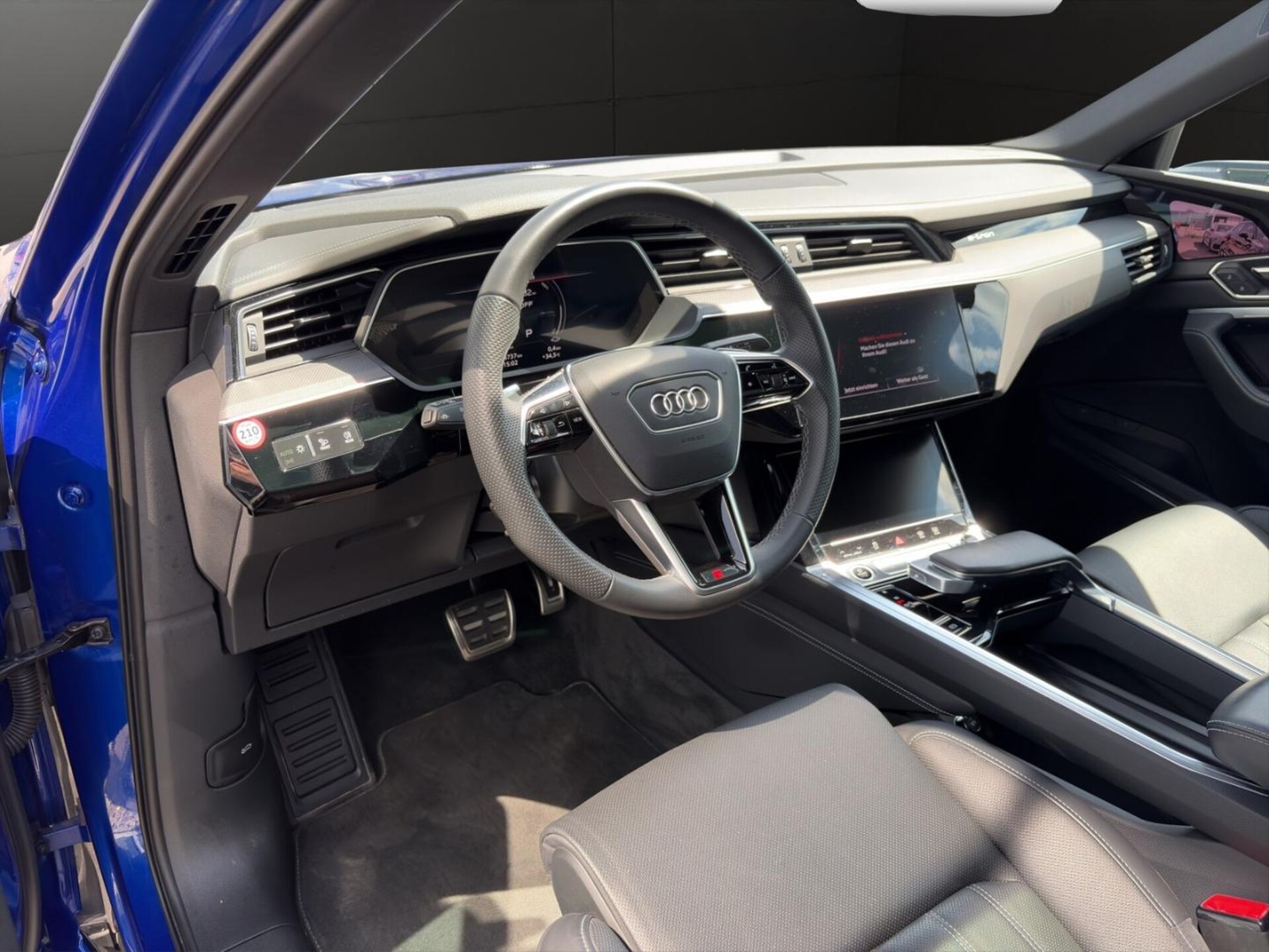 Audi Q8 Sportback e-tron S line
