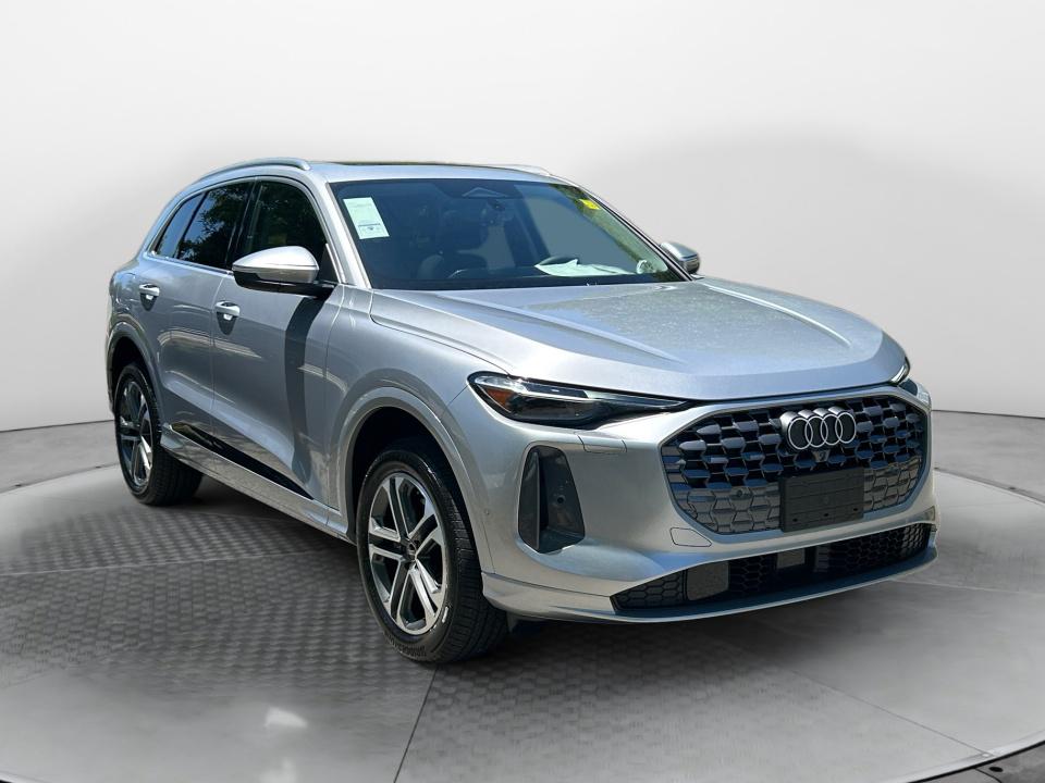 2026 Audi Q5 Premium Plus quattro's photo