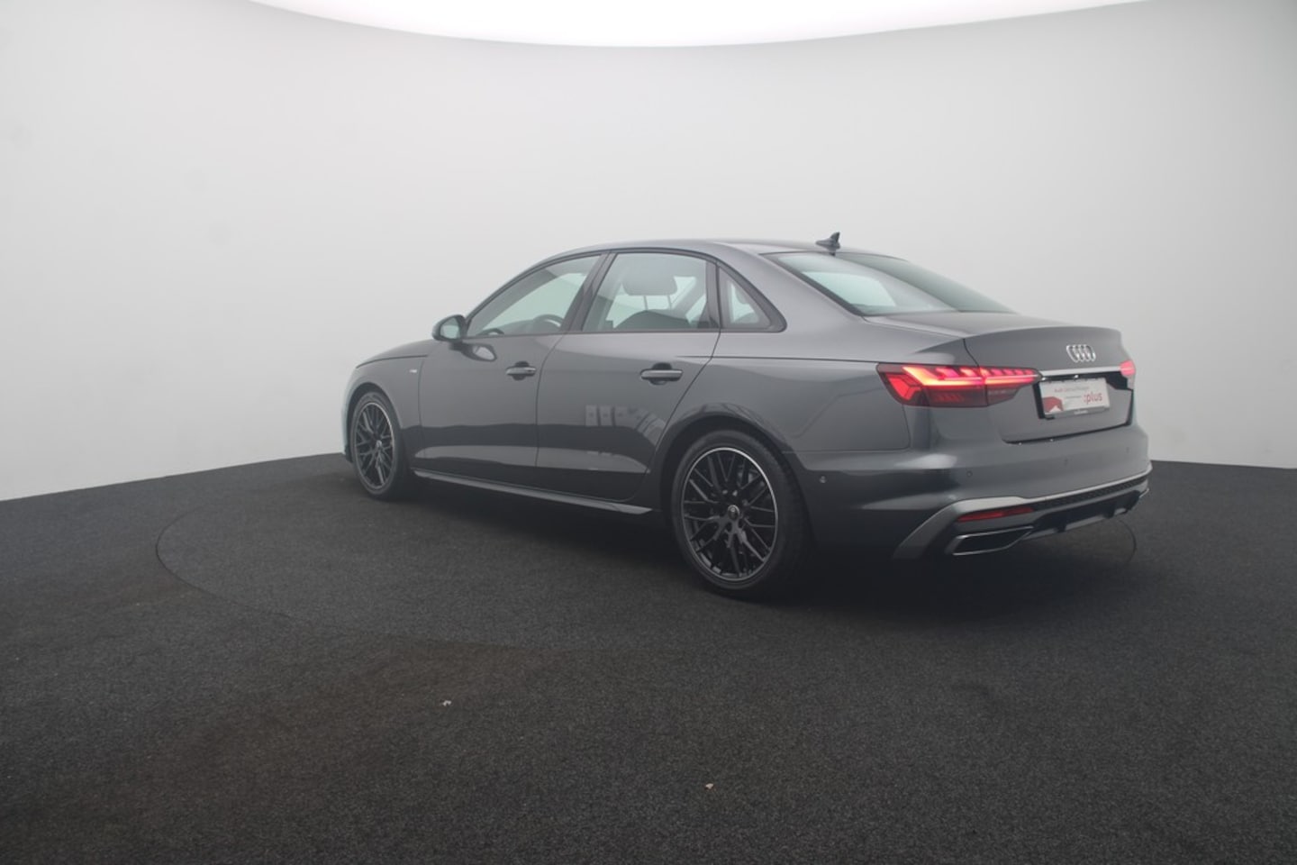 Bild über Audi A4 Limousine S line 40 TDI S tronic - für weitere Informationen kontaktieren Sie den Audi Partner