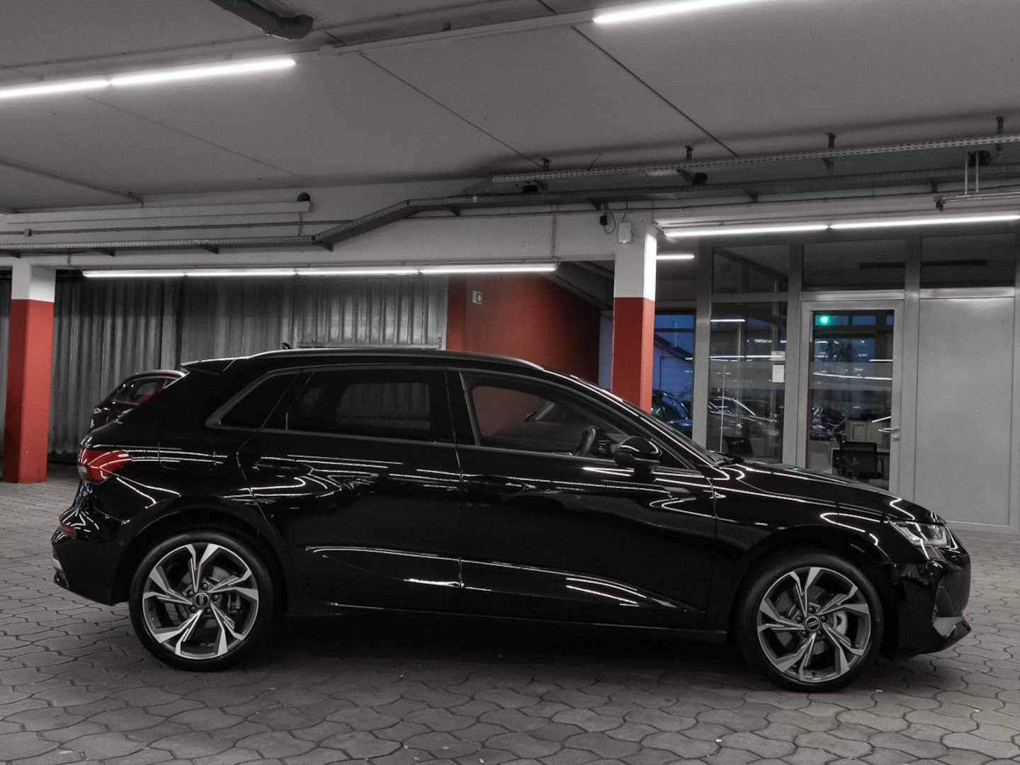 Bild über Audi A3 Sportback TFSI e 40 TFSI e S tronic - für weitere Informationen kontaktieren Sie den Audi Partner