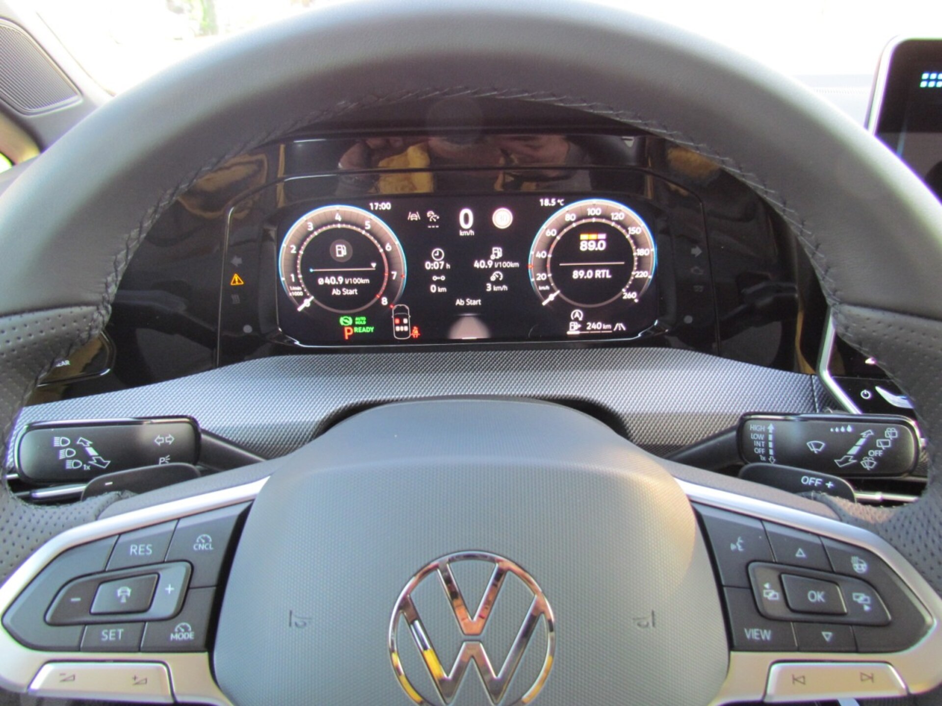 Volkswagen Golf R-Line