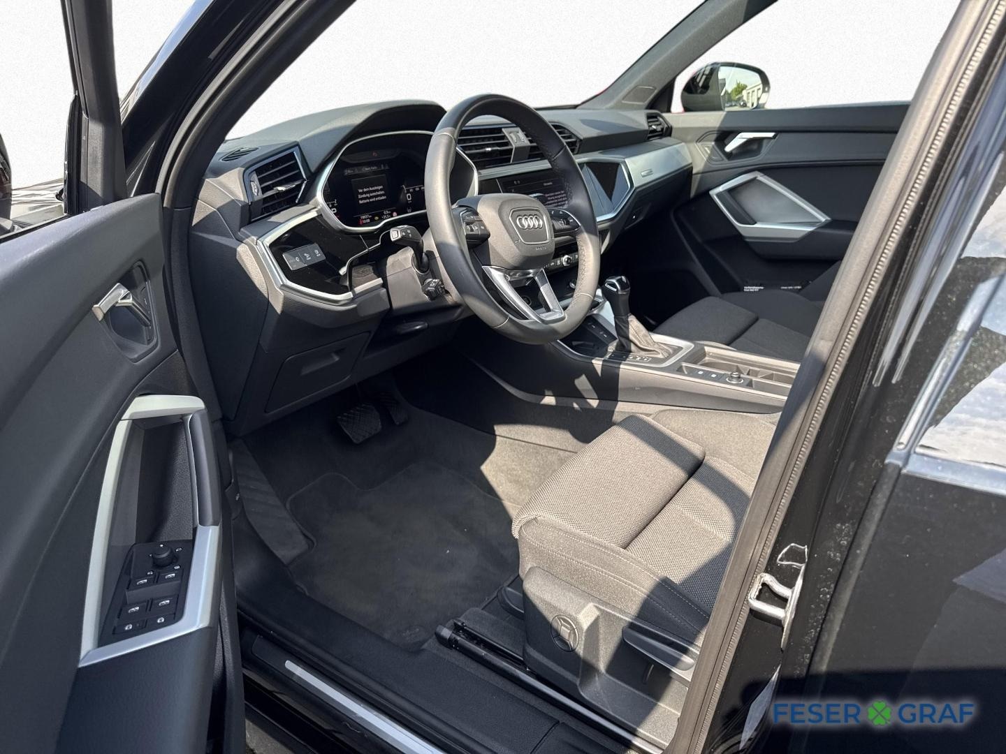 Bild über Audi Q3 advanced 35 TFSI S tronic - für weitere Informationen kontaktieren Sie den Audi Partner