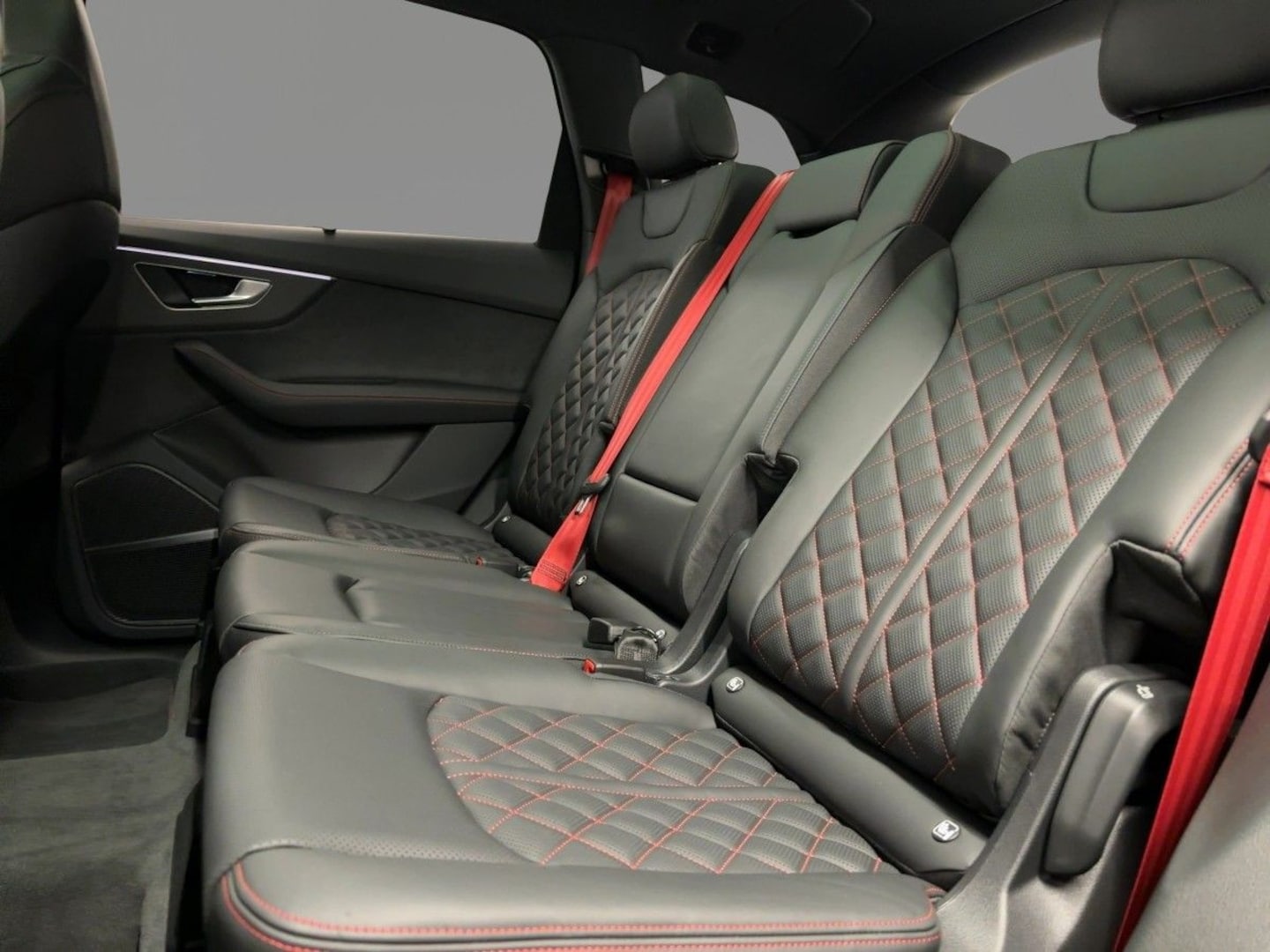 Bild über Audi SQ7 SUV TFSI quattro tiptronic - für weitere Informationen kontaktieren Sie den Audi Partner