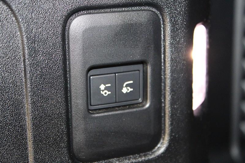 2023 Land Rover Defender X - Photo 22