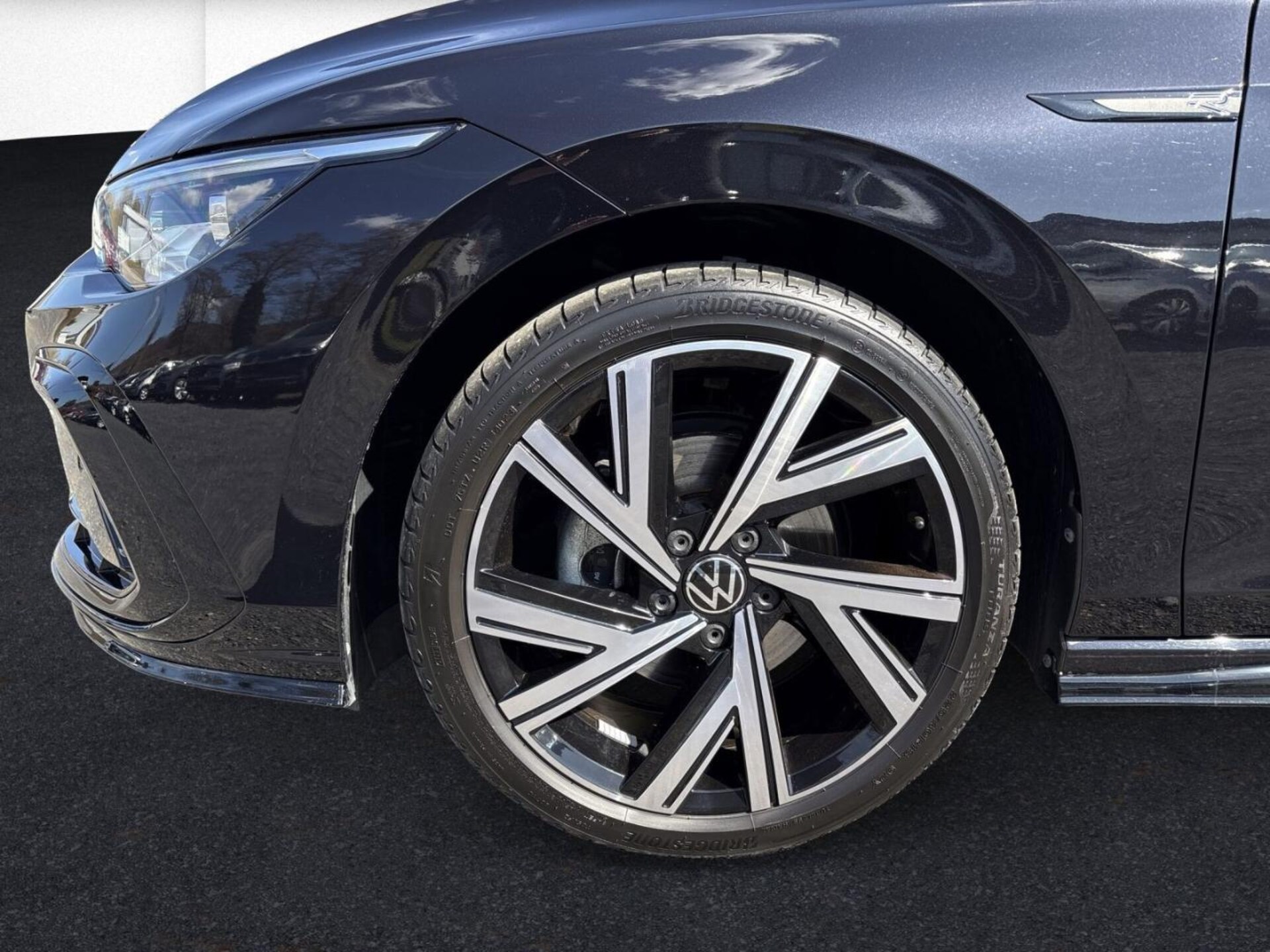 Volkswagen Golf R-Line