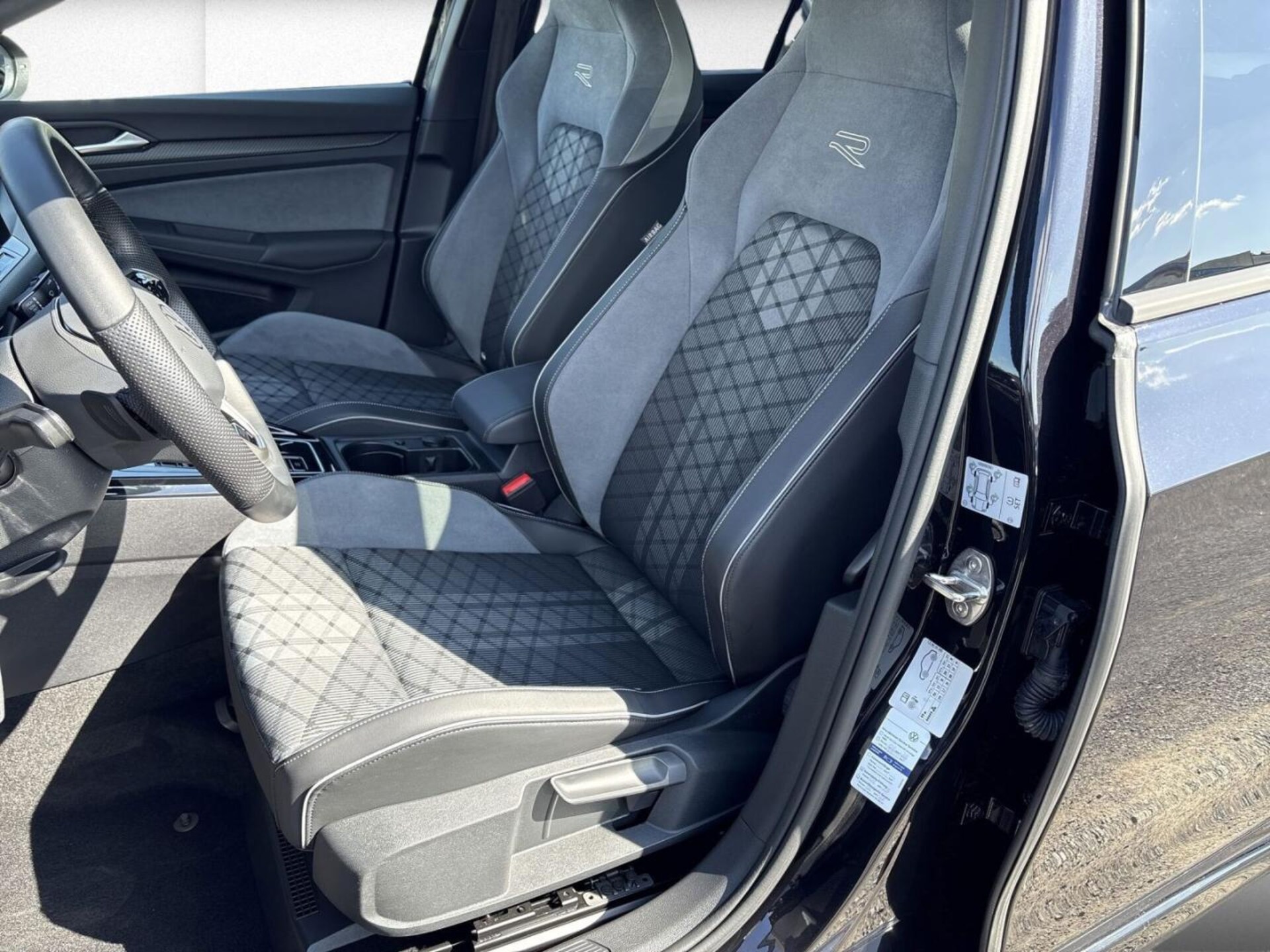 Volkswagen Golf R-Line