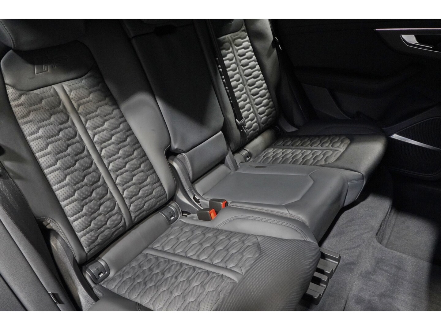 Bild über Audi RS Q8 SUV TFSI quattro 471 kW tiptronic - für weitere Informationen kontaktieren Sie den Audi Partner
