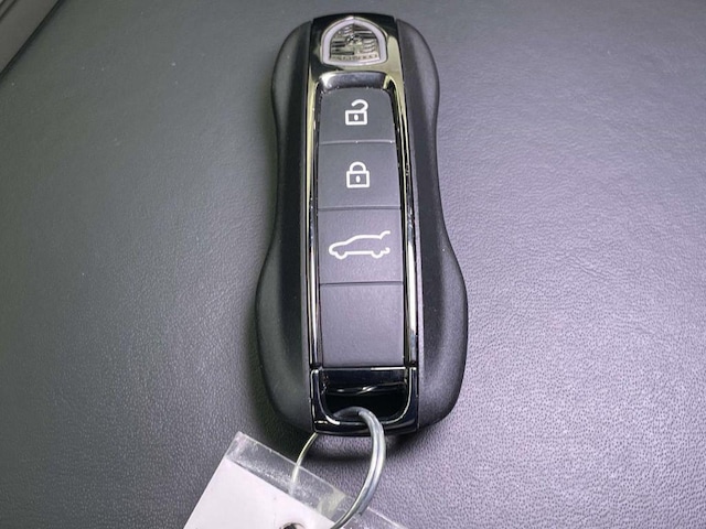 2025 Porsche Cayenne Turbo E-Hybrid - Photo 45