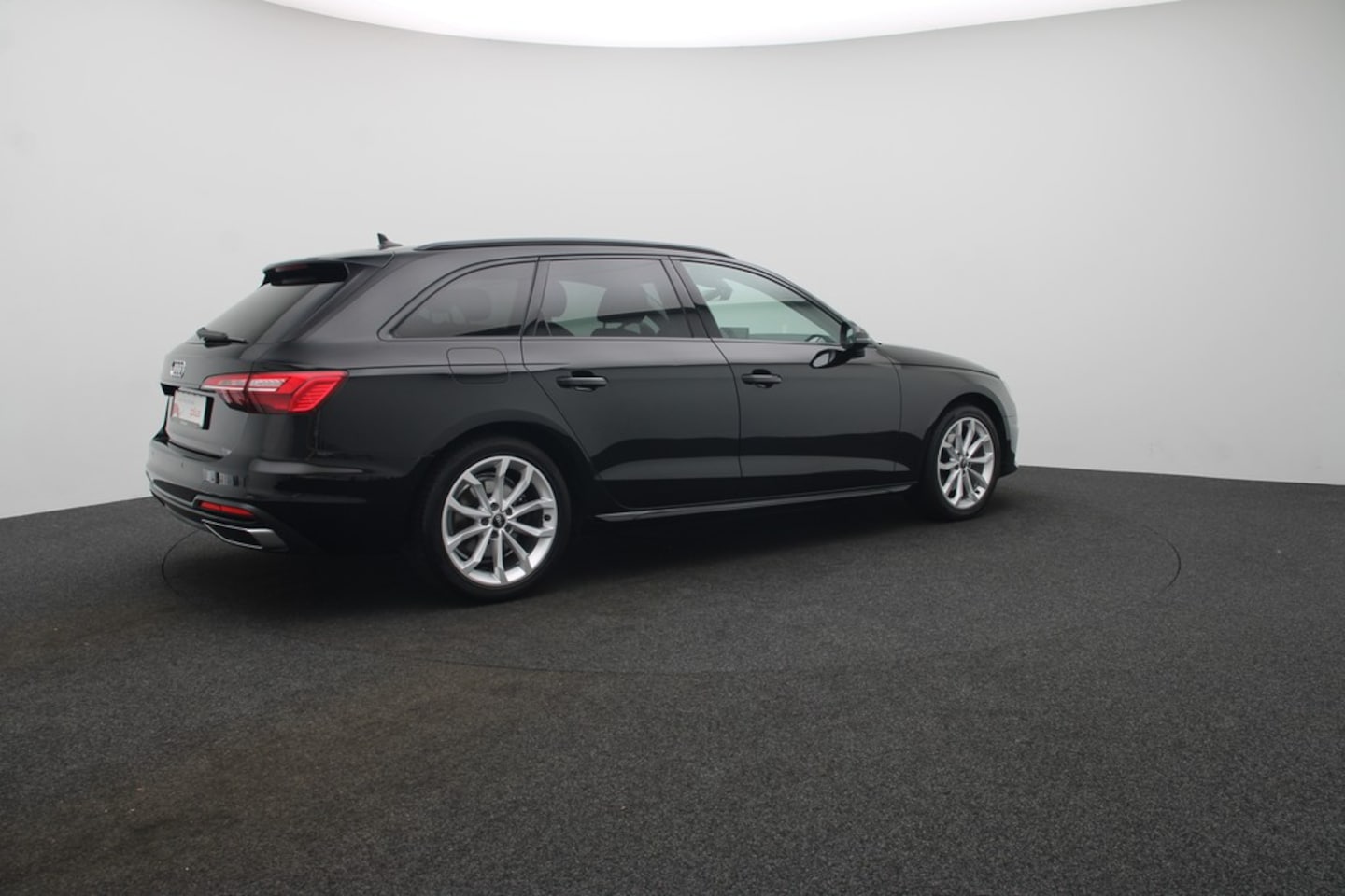Bild über Audi A4 Avant advanced 35 TFSI S tronic - für weitere Informationen kontaktieren Sie den Audi Partner