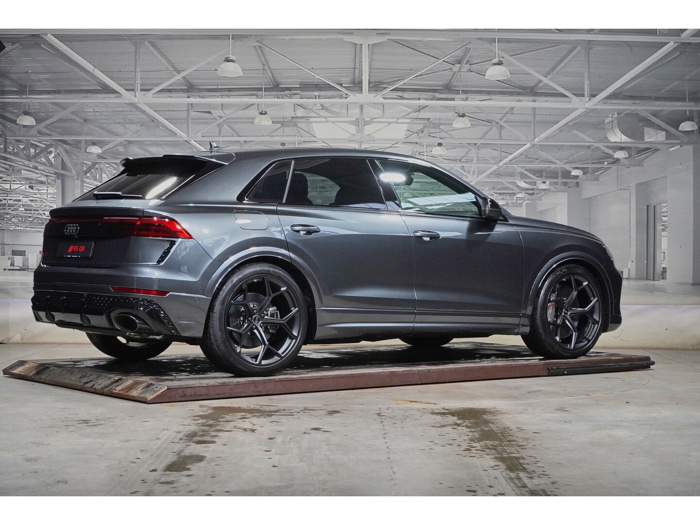 Bild über Audi RS Q8 SUV TFSI quattro 471 kW tiptronic - für weitere Informationen kontaktieren Sie den Audi Partner