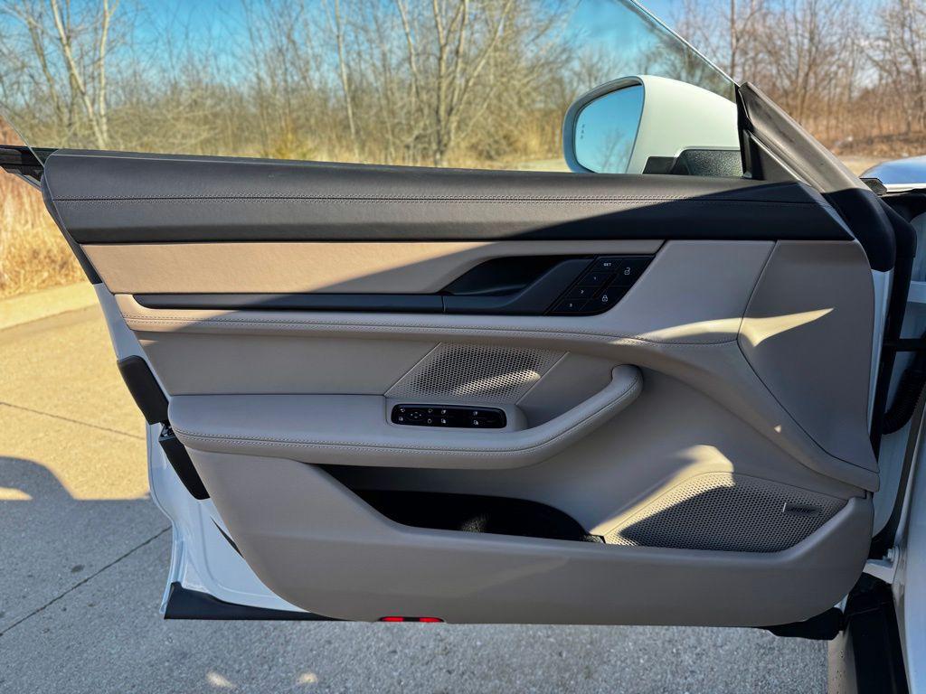 2025 Porsche Taycan S - Photo 16
